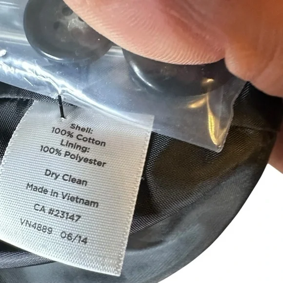 🔴5 for $40 SALE!
Talbots Petites Black Velvet 1 Button Split Back Blazer size 6p - Picture 13 of 15